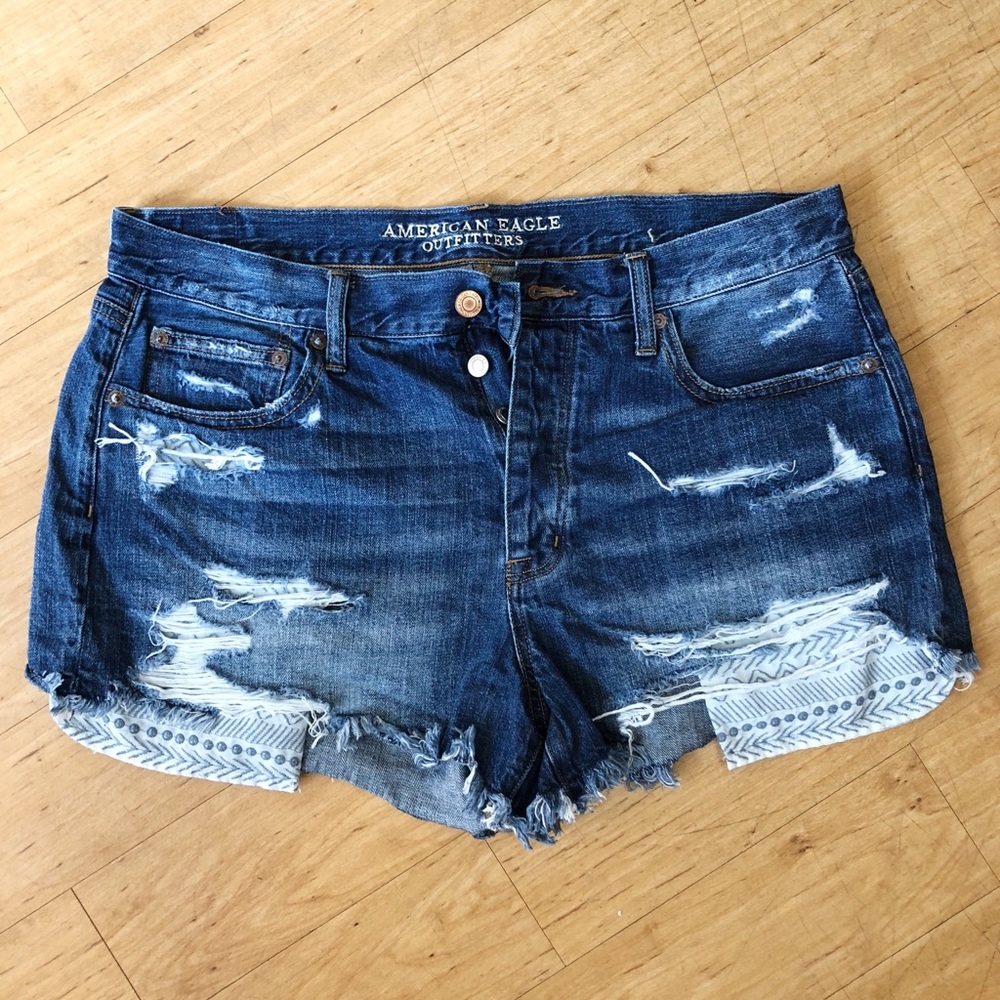 High-waisted “festival style” denim shorts